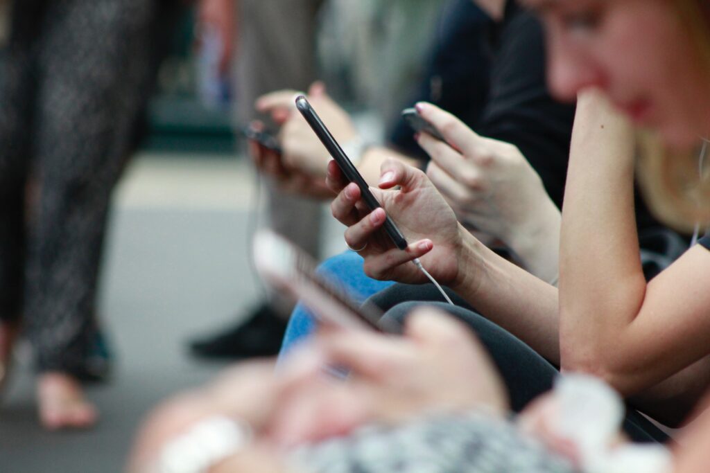 adicción a los móviles · terapia online de adicciones